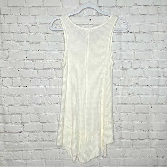 Cream Long Flowy Tank - Picture 2 of 4